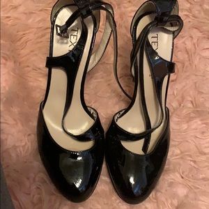 Black close toe heel